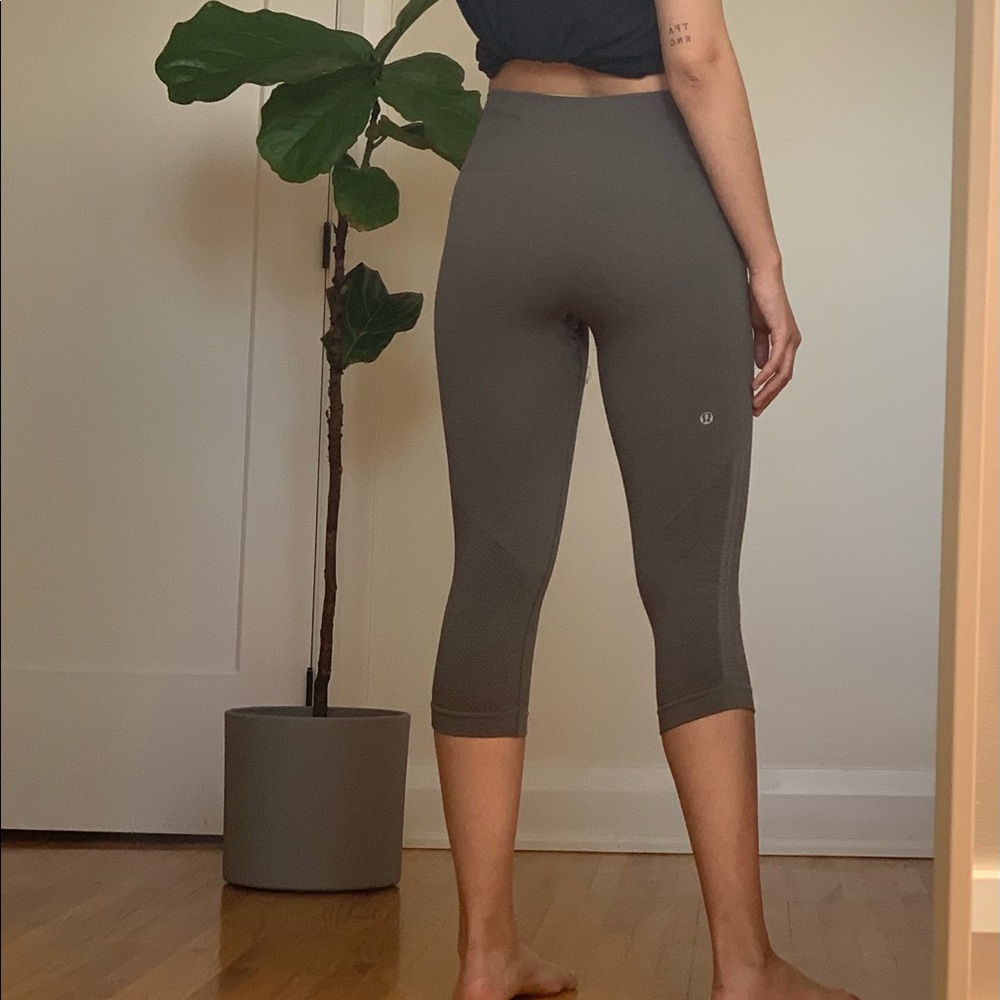 Lululemon in the Flow Crop